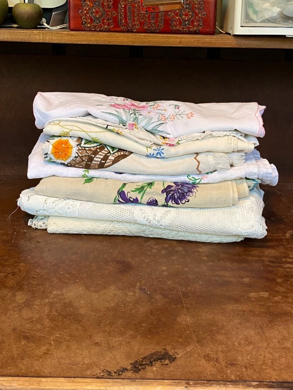 LOT Embroidered Crochet Lace Linens Tablecloth Vintage Chrysanthemum Butterflies